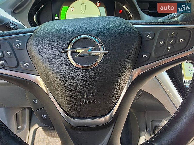 Хэтчбек Opel Ampera-e 2017 в Калуше