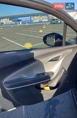 Хэтчбек Opel Ampera 2012 в 