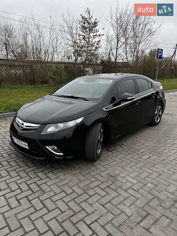 Хэтчбек Opel Ampera 2012 в Любомле