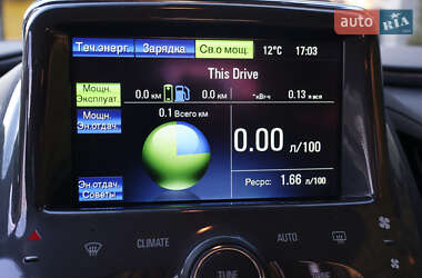 Хэтчбек Opel Ampera 2012 в 