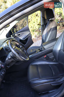 Хэтчбек Opel Ampera 2012 в 