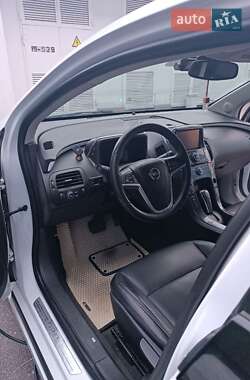 Хэтчбек Opel Ampera 2012 в 