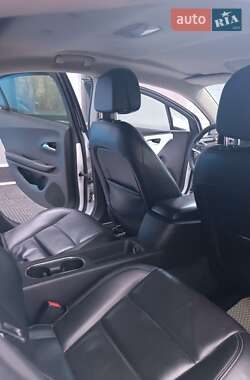 Хэтчбек Opel Ampera 2012 в 