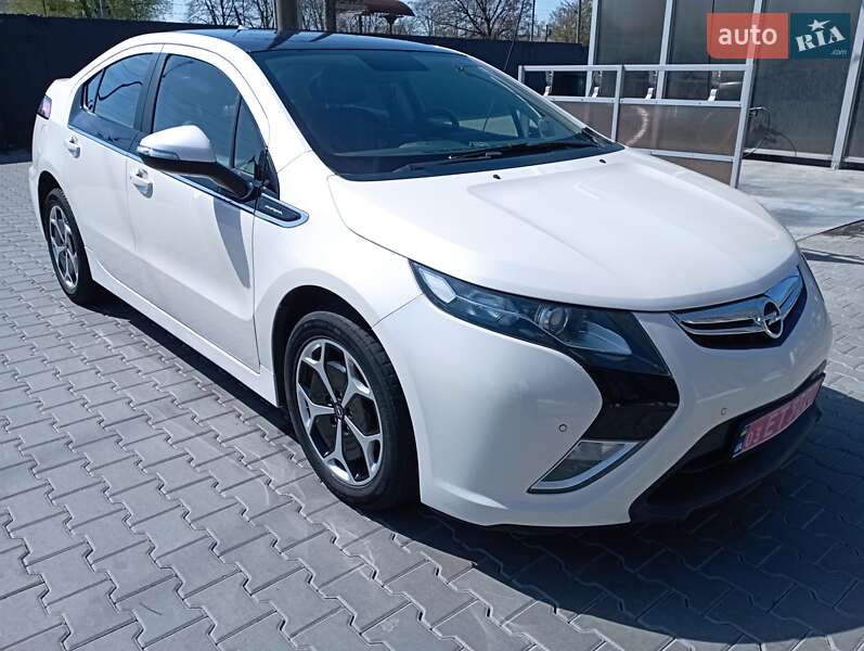 Хэтчбек Opel Ampera 2012 в 