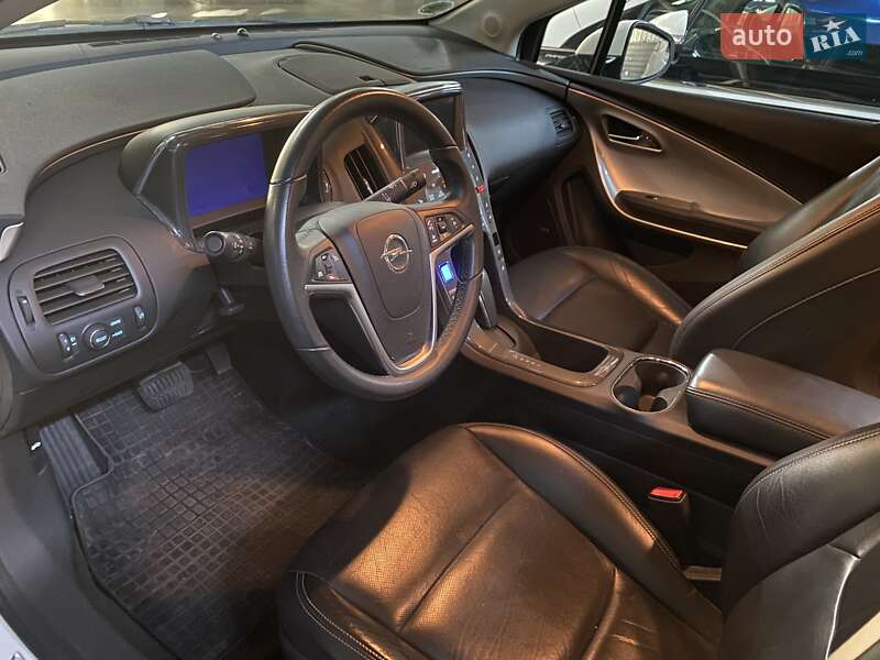 Хэтчбек Opel Ampera 2011 в Виннице