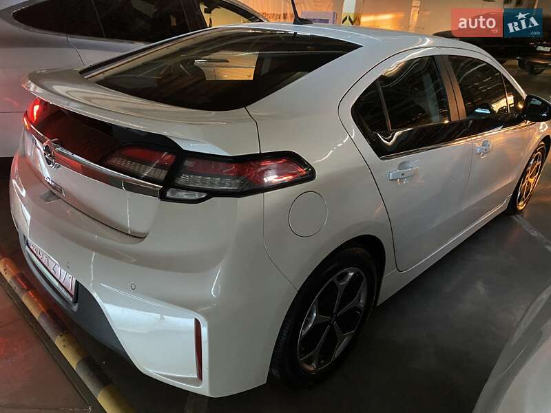 Хэтчбек Opel Ampera 2011 в Виннице