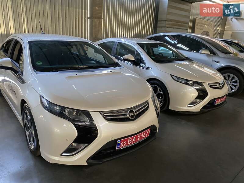 Opel Ampera 2011