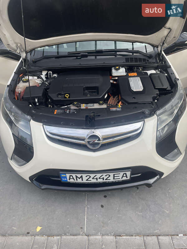 Хэтчбек Opel Ampera 2012 в Житомире