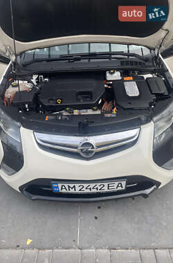 Хэтчбек Opel Ampera 2012 в 