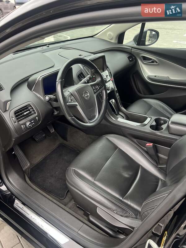 Хэтчбек Opel Ampera 2012 в Ровно