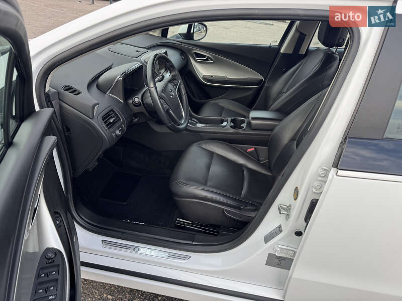 Хэтчбек Opel Ampera 2012 в Белой Церкви