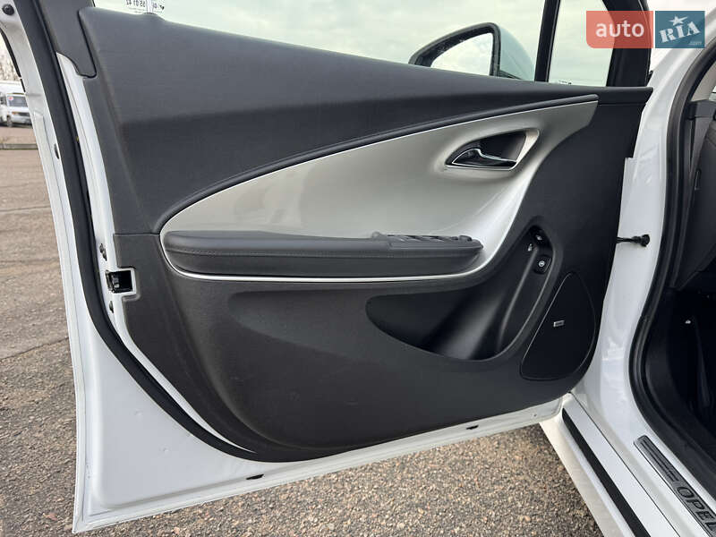 Хэтчбек Opel Ampera 2012 в Белой Церкви