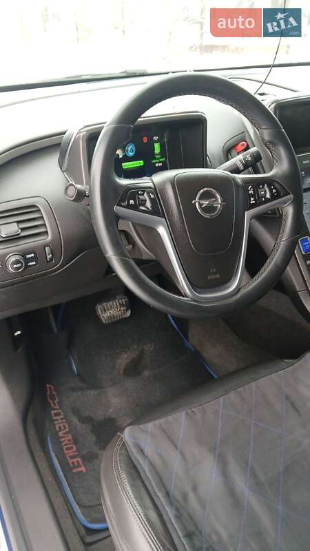 Хэтчбек Opel Ampera 2013 в Львове