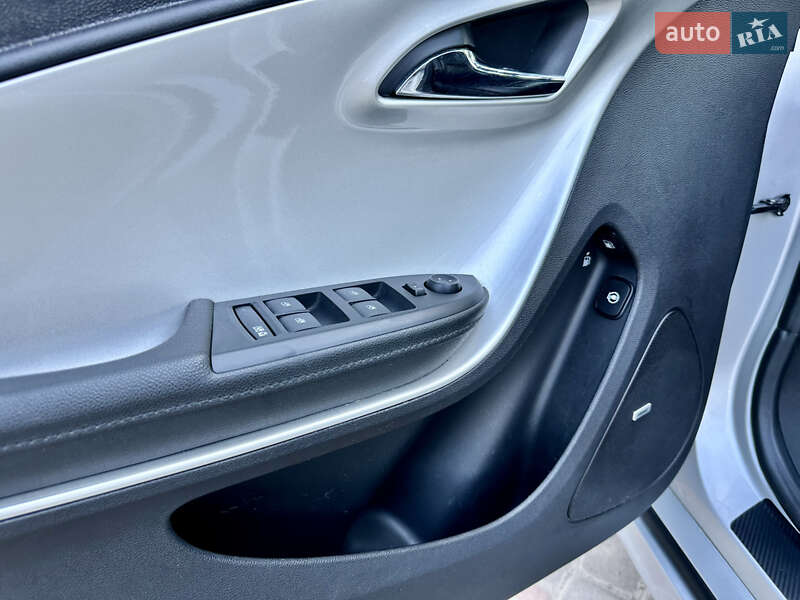 Хэтчбек Opel Ampera 2012 в Киеве фото 22 Хэтчбек Opel Ampera 2012 в Киеве