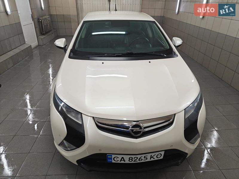Хэтчбек Opel Ampera 2012 в Монастырище
