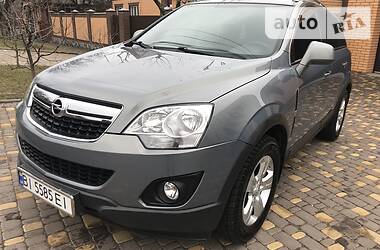 Позашляховик / Кросовер Opel Antara 2013 в 