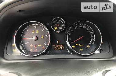 Позашляховик / Кросовер Opel Antara 2013 в 