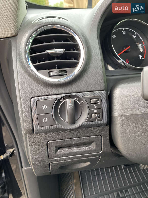 Внедорожник / Кроссовер Opel Antara 2012 в Ивано-Франковске