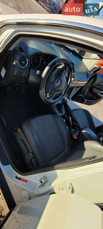 Внедорожник / Кроссовер Opel Antara 2009 в Самборе