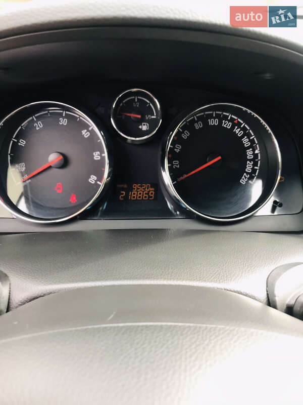 Позашляховик / Кросовер Opel Antara 2013 в Коломиї