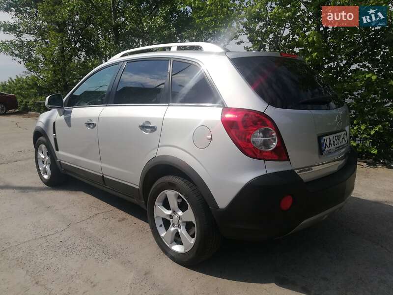 Внедорожник / Кроссовер Opel Antara 2010 в Киеве