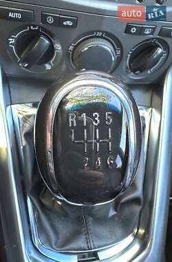 Внедорожник / Кроссовер Opel Antara 2012 в 