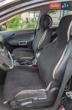 Внедорожник / Кроссовер Opel Antara 2010 в 