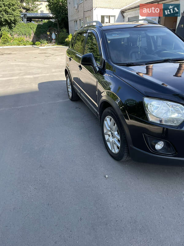Позашляховик / Кросовер Opel Antara 2011 в Львові
