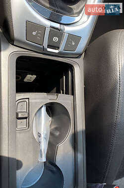 Позашляховик / Кросовер Opel Antara 2012 в 