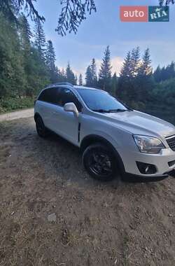 Позашляховик / Кросовер Opel Antara 2011 в 