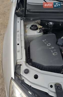 Позашляховик / Кросовер Opel Antara 2012 в 