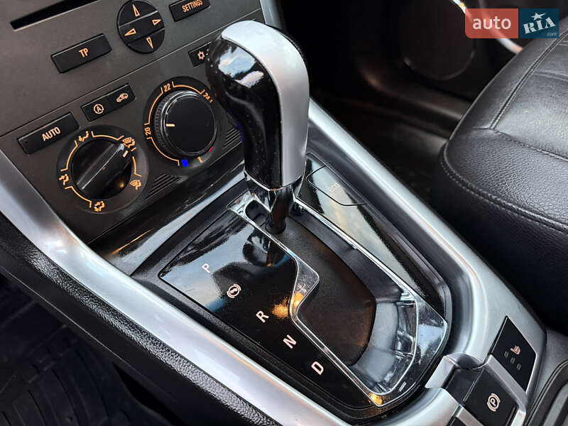 Позашляховик / Кросовер Opel Antara 2011 в Чернівцях