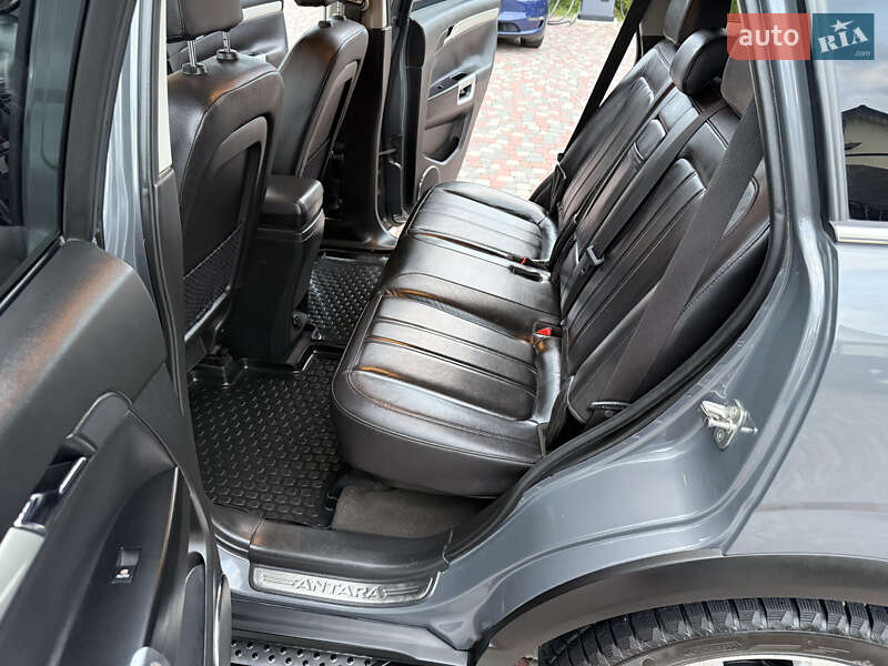 Позашляховик / Кросовер Opel Antara 2011 в Чернівцях