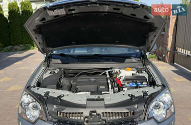 Внедорожник / Кроссовер Opel Antara 2013 в 