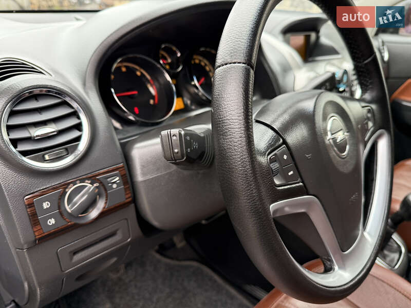 Позашляховик / Кросовер Opel Antara 2007 в Івано-Франківську