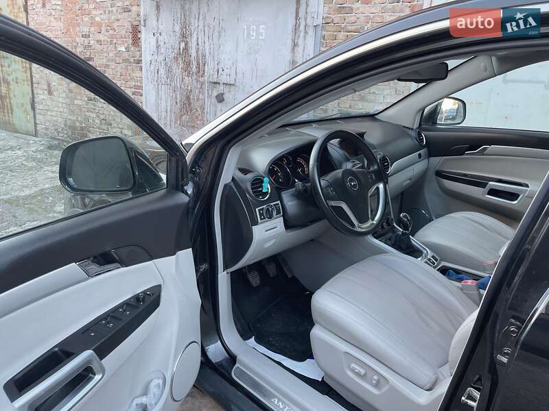 Позашляховик / Кросовер Opel Antara 2016 в Луцьку