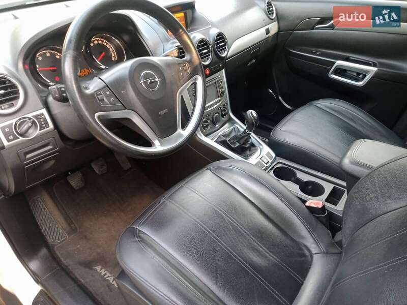 Внедорожник / Кроссовер Opel Antara 2012 в Ровно