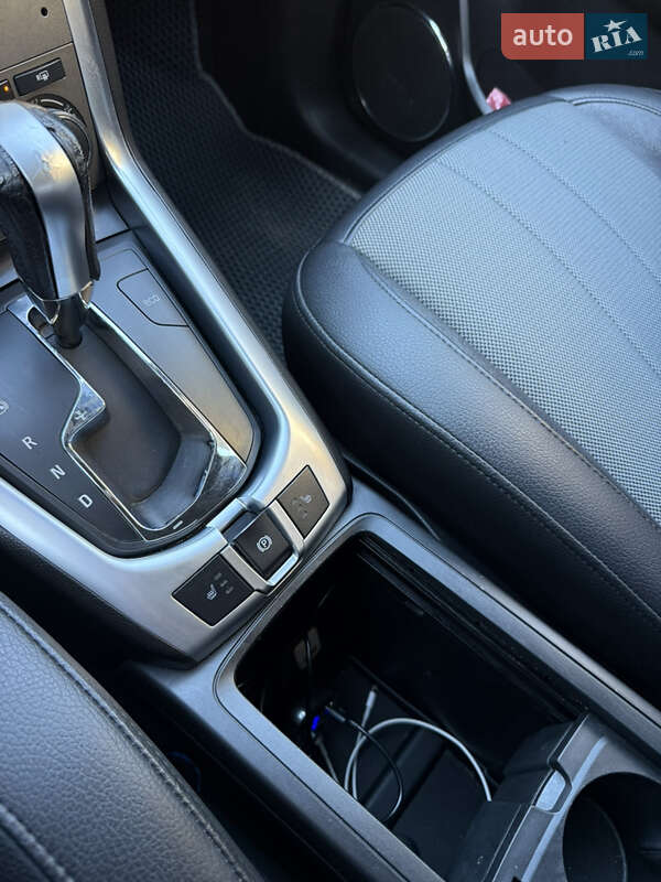 Позашляховик / Кросовер Opel Antara 2013 в Івано-Франківську