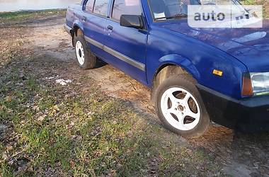 Седан Opel Ascona 1987 в Каневе