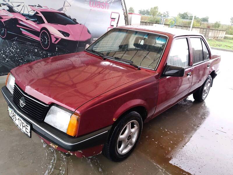 Седан Opel Ascona 1987 в Ужгороде