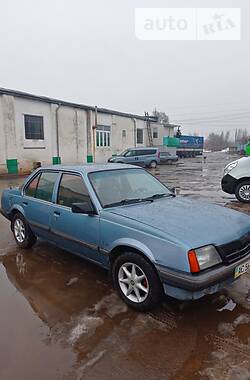 Седан Opel Ascona 1986 в Нововолынске