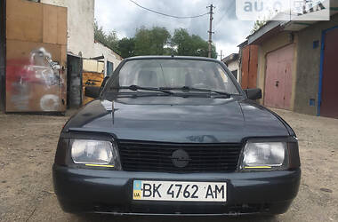 Седан Opel Ascona 1986 в Красилове