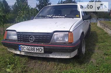 Седан Opel Ascona 1986 в Кам'янці-Бузькій