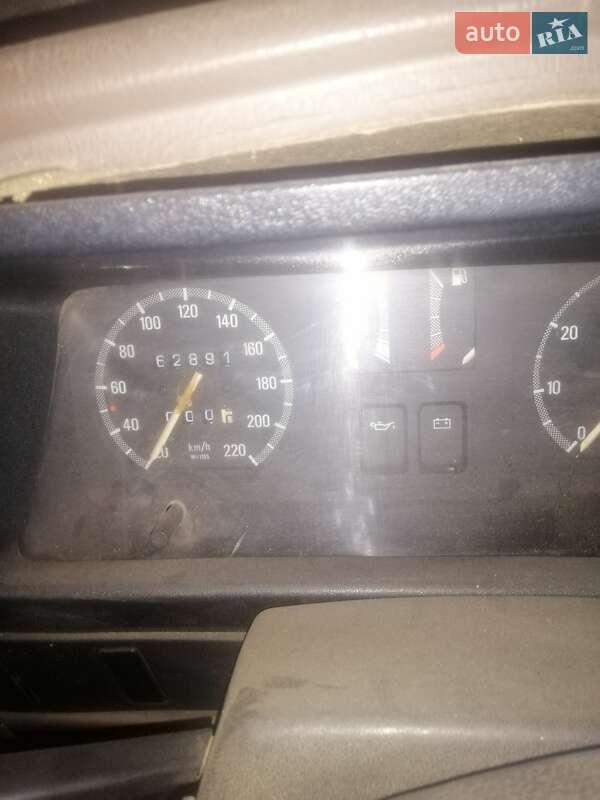 Седан Opel Ascona 1987 в Краснокутську
