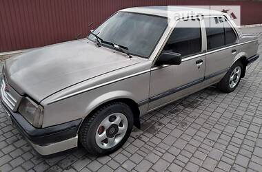 Седан Opel Ascona 1987 в Заставной