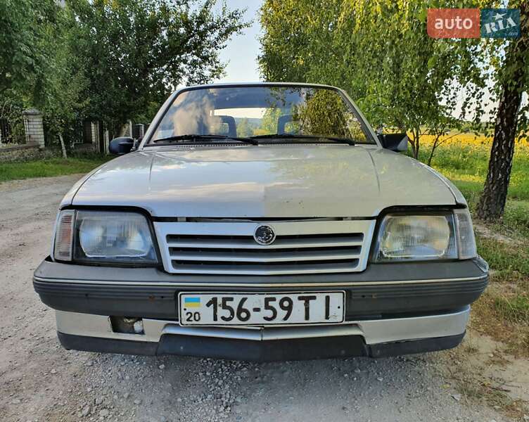 Хэтчбек Opel Ascona 1987 в Кременце