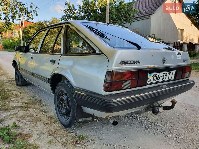 Хэтчбек Opel Ascona 1987 в Кременце