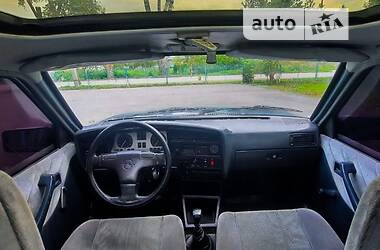 Седан Opel Ascona 1988 в Самборе