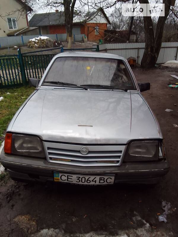 Седан Opel Ascona 1986 в Бучаче