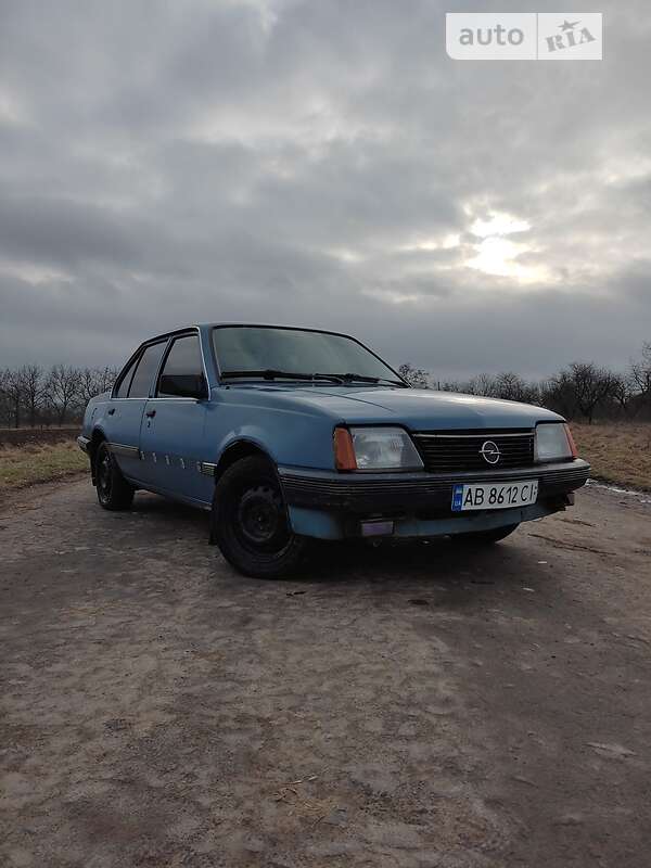 Седан Opel Ascona 1986 в Гайсину